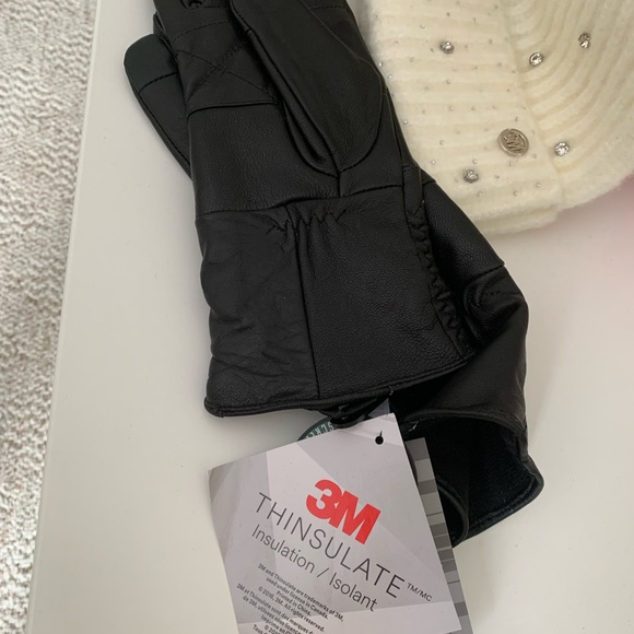 Steve Madden socks and winter hat along with 3M gloves - Picture 2 of 4